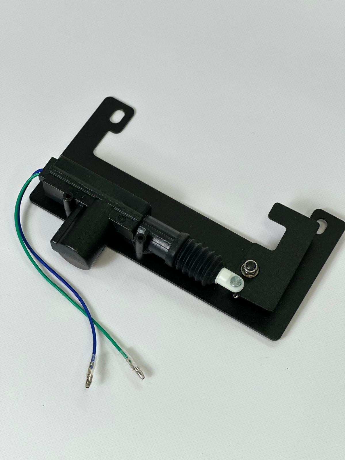 d5459f0b-e76d-49d1-b2fa-5efeef881d1a Замок заднего борт MITSUBISHI L200 d5459f0b e76d 49d1 b2fa 5efeef881d1a - МБМ МИР БОЛЬШИХ МАШИН MBMTECH