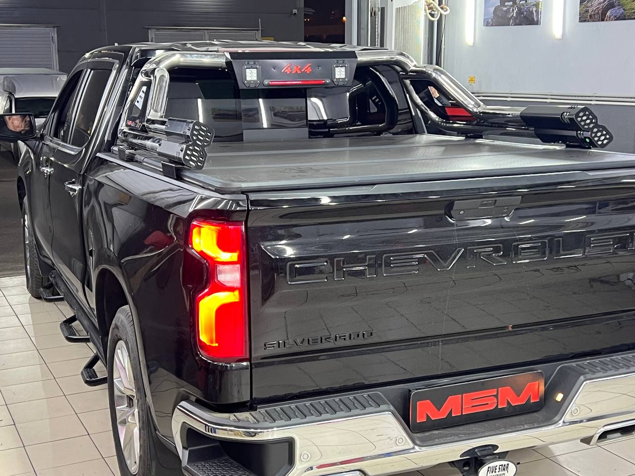 Chevrolet Silverado крышка секционная и дуга хром 5296410613116505492 1 - МБМ МИР БОЛЬШИХ МАШИН MBMTECH