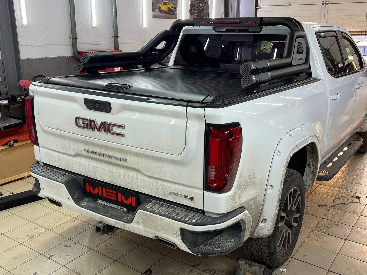 GMC Sierra Роллета механическая + дуга 5323304710481581360 - МБМ МИР БОЛЬШИХ МАШИН MBMTECH