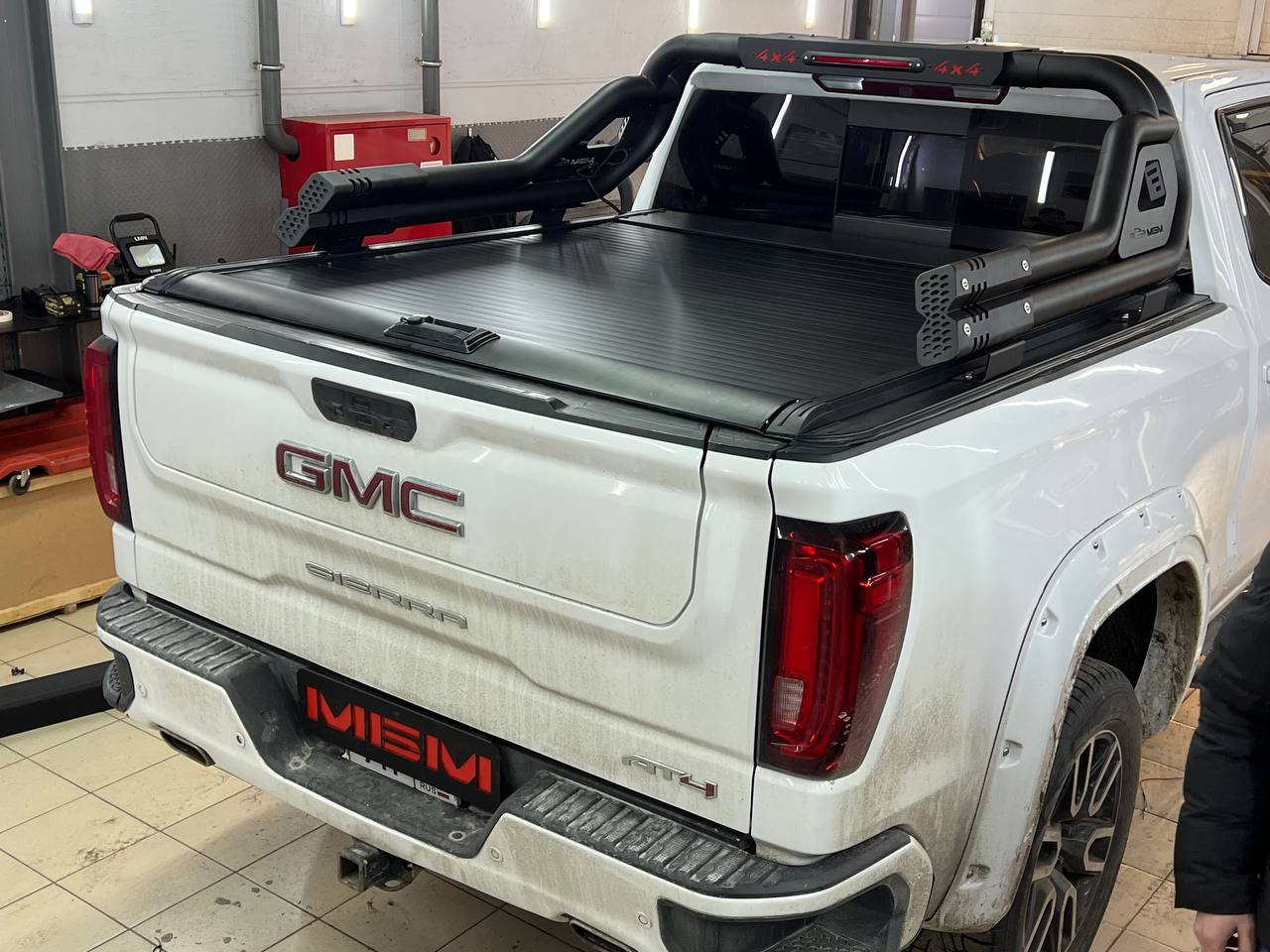 GMC Sierra Роллета механическая + дуга 5323304710481581361 - МБМ МИР БОЛЬШИХ МАШИН MBMTECH